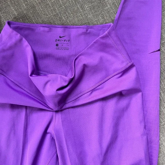 Peloton Nike Dri-Fit Purple Legging - Picture 3 of 4
